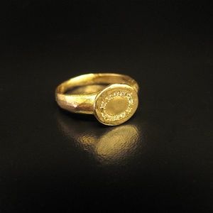 Signet ring. 14K gold diamonds ring.